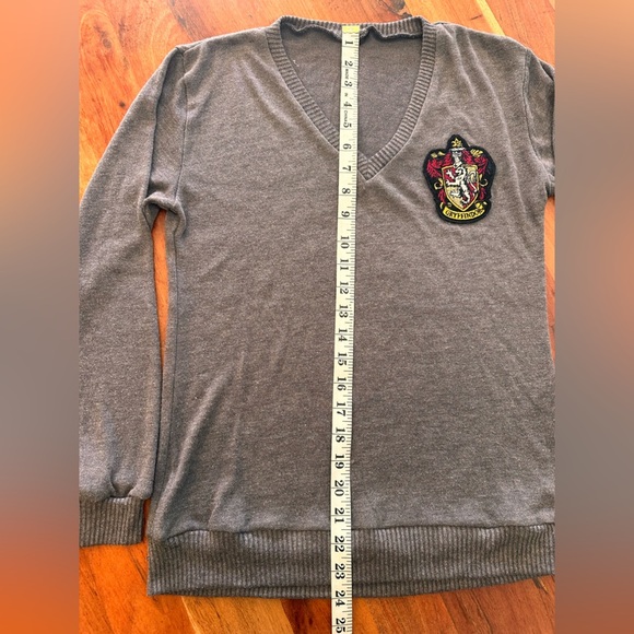 Harry Potter Gryffindor Gray Sweater Costume - Picture 4 of 5